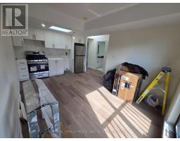 LANEWAYHSE 2ND FLR - 558 SPADINA CRESCENT, Toronto, Ontario