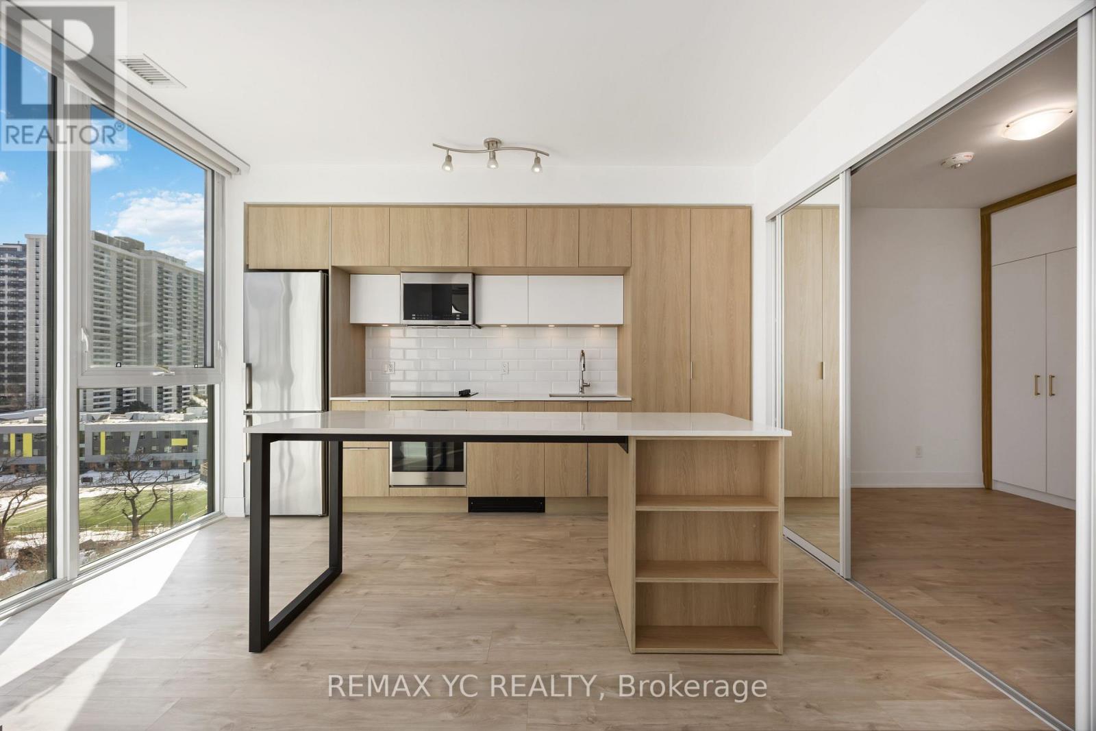 801 - 1 Belsize Drive, Toronto, Ontario  M4S 0B9 - Photo 4 - C12921470