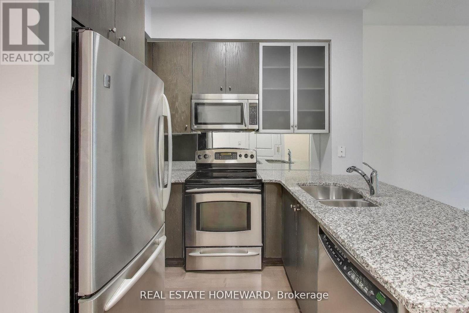 305 - 21 Scollard Street, Toronto, Ontario  M5R 1G1 - Photo 5 - C12921474