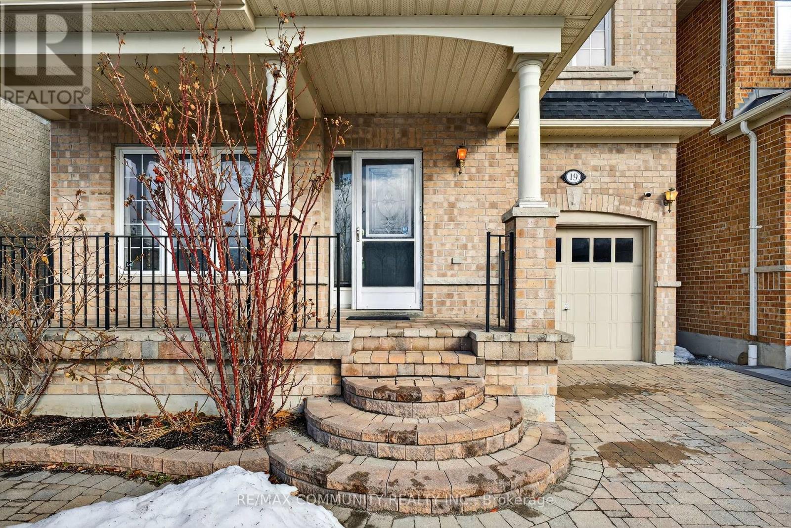 19 Abraham Court, Ajax, Ontario  L1Z 0A9 - Photo 3 - E12845988