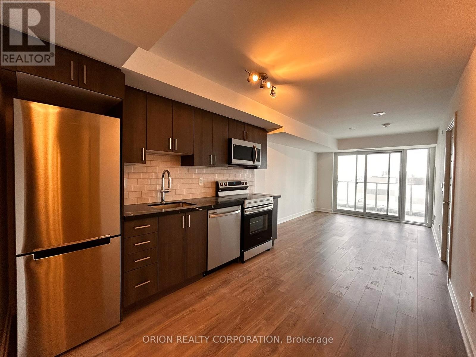 1910 - 1010 Sandy Beach Road, Pickering, Ontario  L1W 0C7 - Photo 5 - E12921282