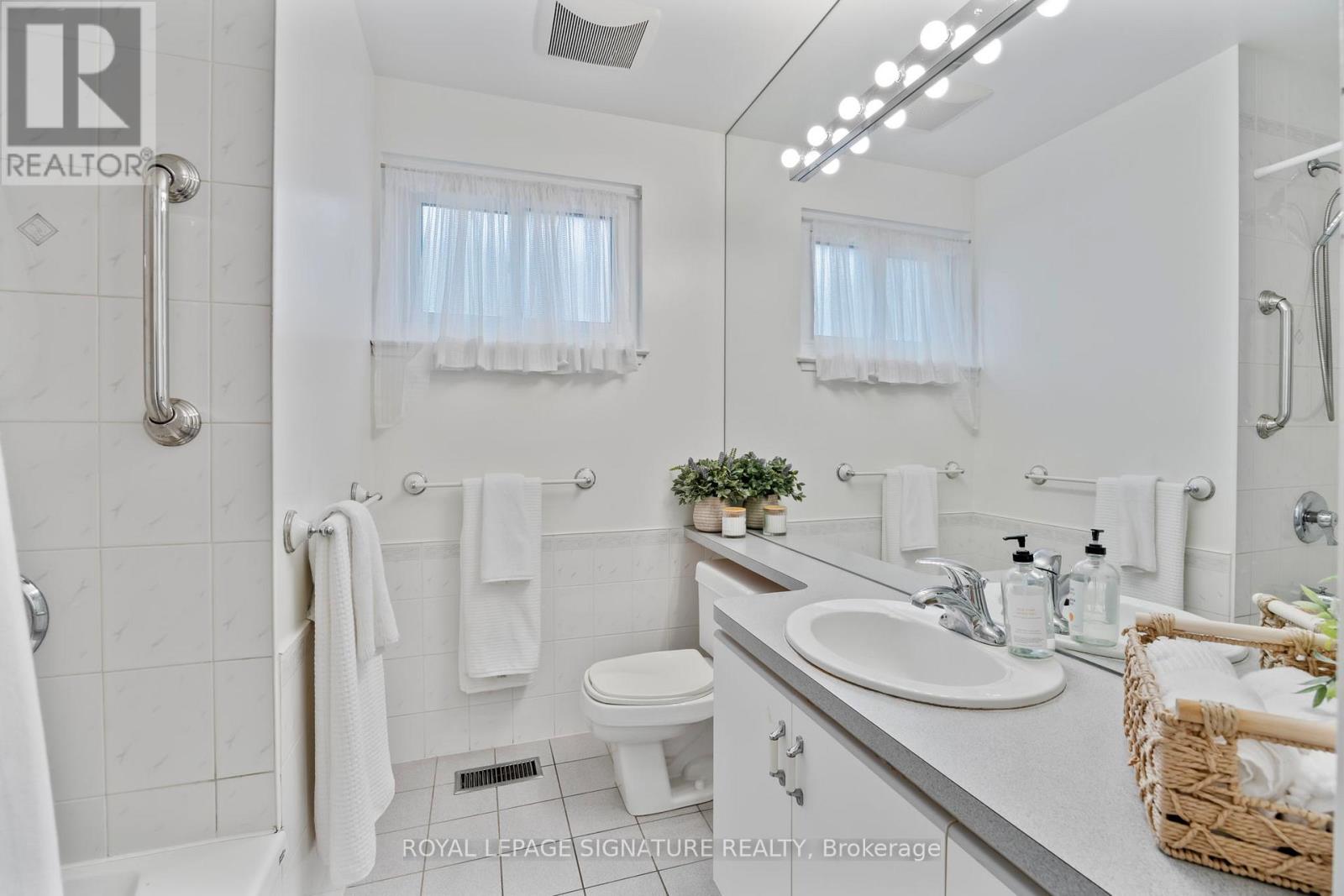 30 Bledlow Manor Drive, Toronto, Ontario  M1E 1B2 - Photo 14 - E12921436