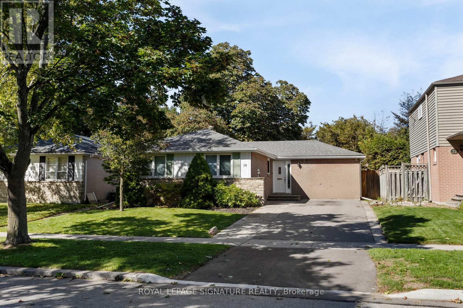 30 Bledlow Manor Drive, Toronto, Ontario  M1E 1B2 - Photo 2 - E12921436