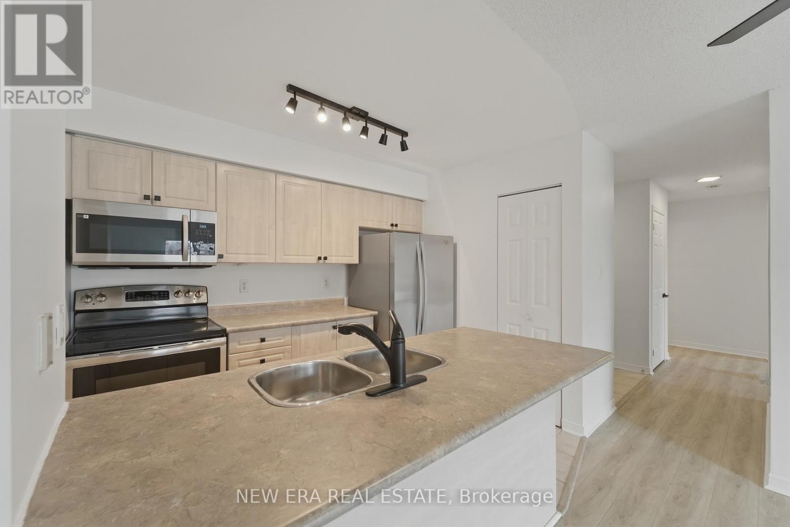 109 - 106 Aspen Springs Drive, Clarington, Ontario  L1C 5N3 - Photo 17 - E12921442