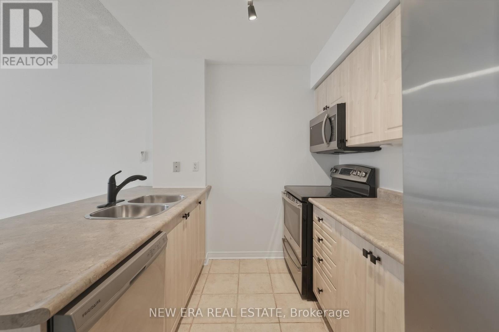 109 - 106 Aspen Springs Drive, Clarington, Ontario  L1C 5N3 - Photo 18 - E12921442