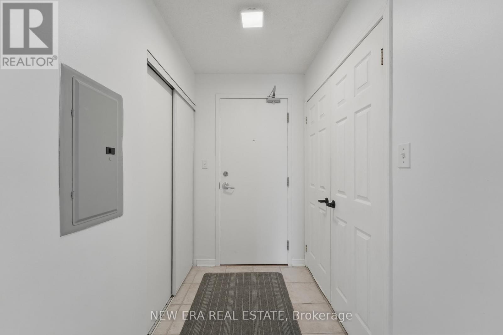 109 - 106 Aspen Springs Drive, Clarington, Ontario  L1C 5N3 - Photo 4 - E12921442