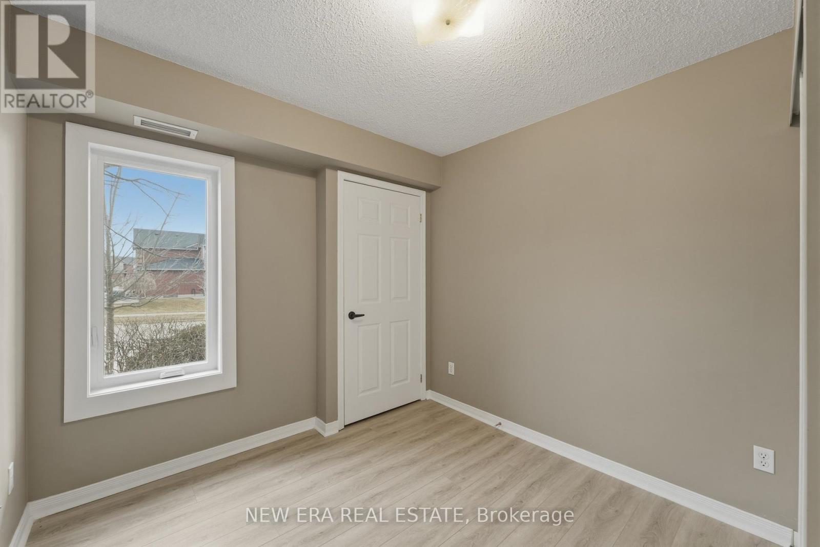 109 - 106 Aspen Springs Drive, Clarington, Ontario  L1C 5N3 - Photo 6 - E12921442