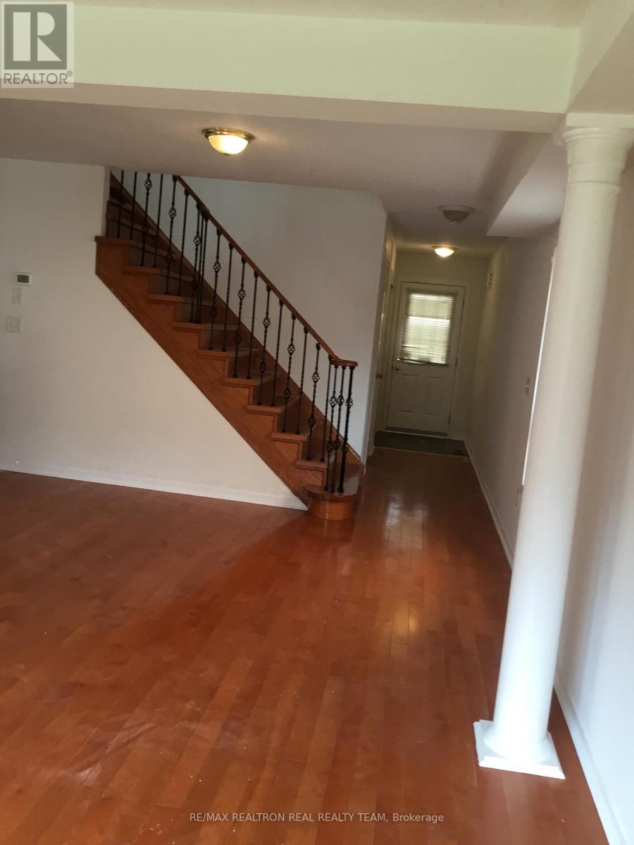 13 Turtledove Grove, Toronto, Ontario  M1X 2B2 - Photo 4 - E12921468