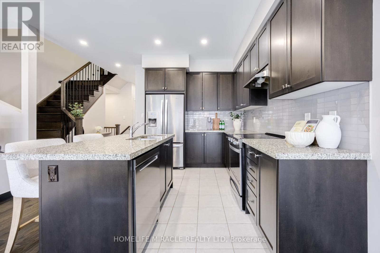 16 Arnold Crescent, New Tecumseth, Ontario  L6R 0T6 - Photo 12 - N12921372