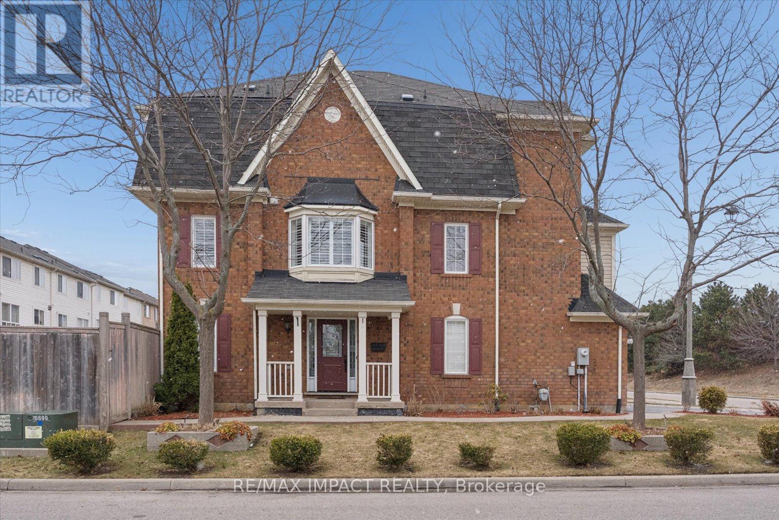 21 Decker Hollow Circle, Brampton, Ontario  L6X 0K9 - Photo 2 - W12918092