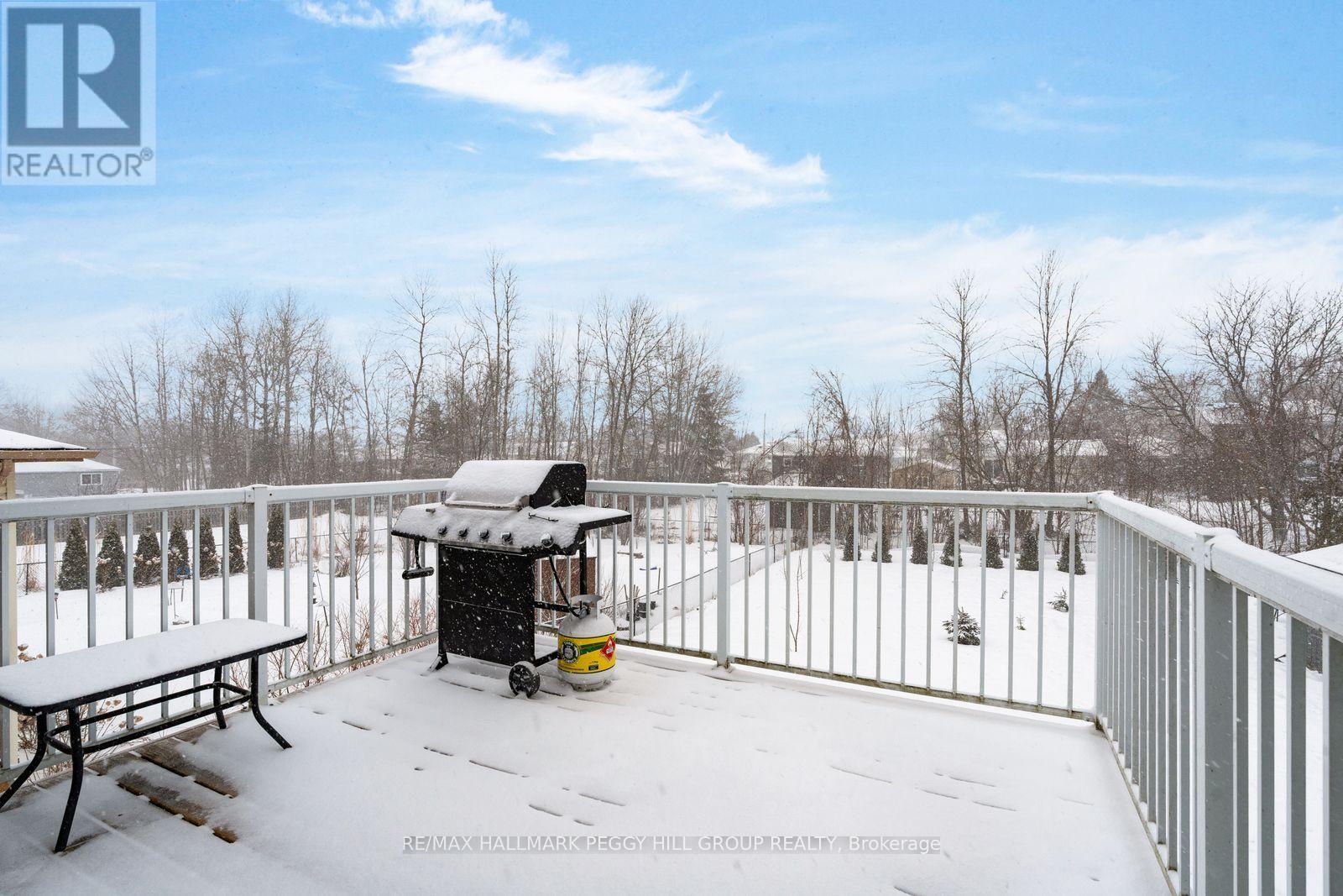 25 Bay Street, Tay (Victoria Harbour), Ontario  L0K 2A0 - Photo 15 - S12921274