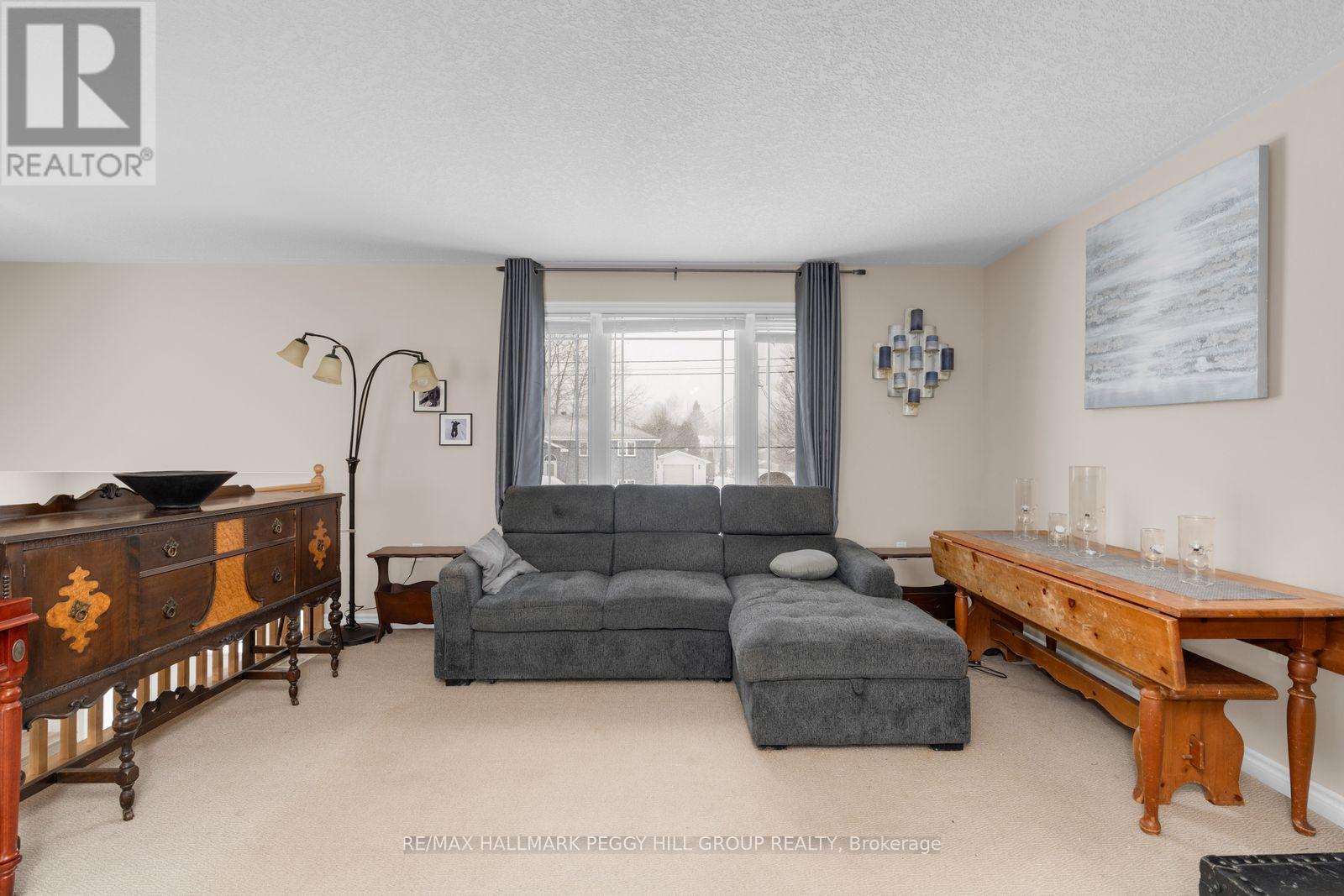 25 Bay Street, Tay (Victoria Harbour), Ontario  L0K 2A0 - Photo 4 - S12921274