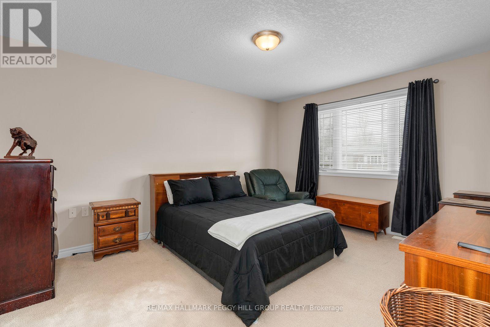 25 Bay Street, Tay (Victoria Harbour), Ontario  L0K 2A0 - Photo 6 - S12921274