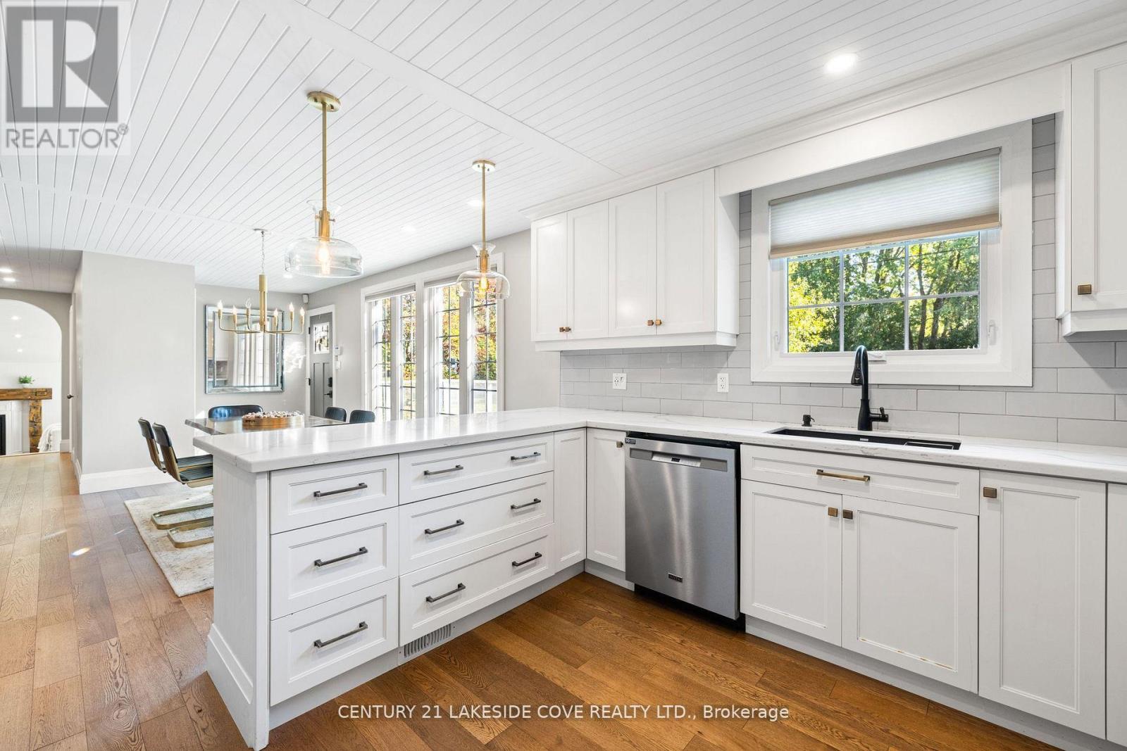 27 Poplar Crescent W, Ramara (Brechin), Ontario  L0K 1B0 - Photo 11 - S12921456