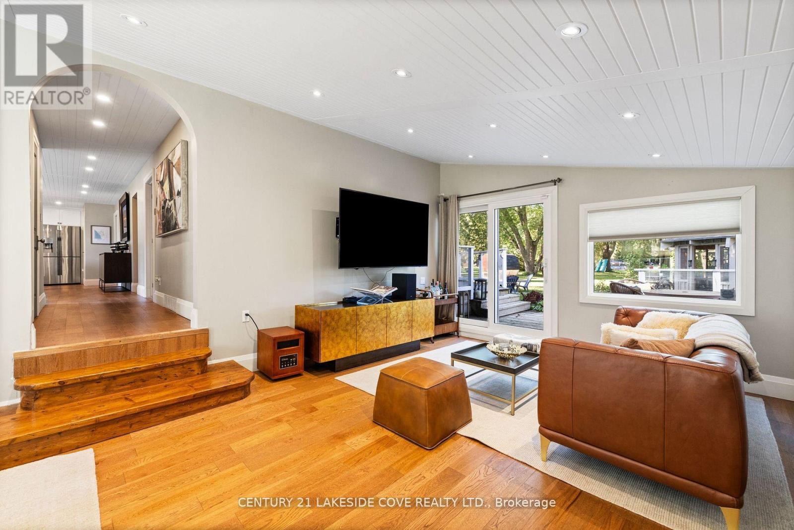 27 Poplar Crescent W, Ramara (Brechin), Ontario  L0K 1B0 - Photo 16 - S12921456