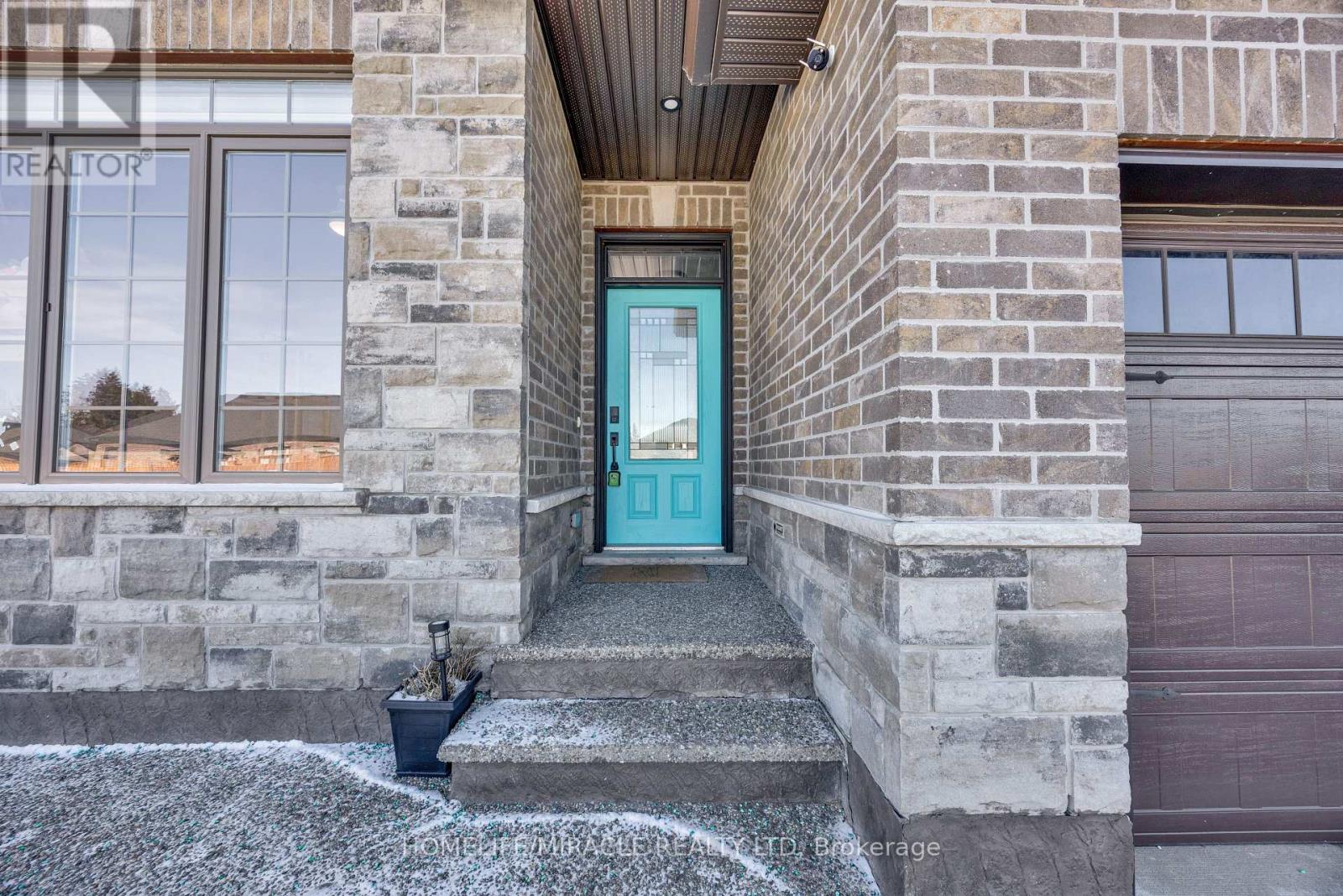 78 Matheson Crescent, East Zorra-Tavistock, Ontario  N0J 1M0 - Photo 2 - X12838656