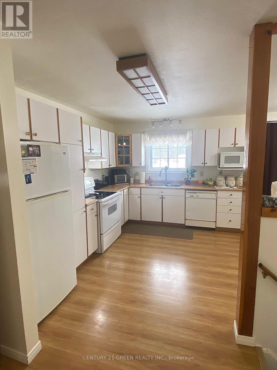 9 Fitz Avenue, South River, Ontario  P0A 1X0 - Photo 9 - X12883662