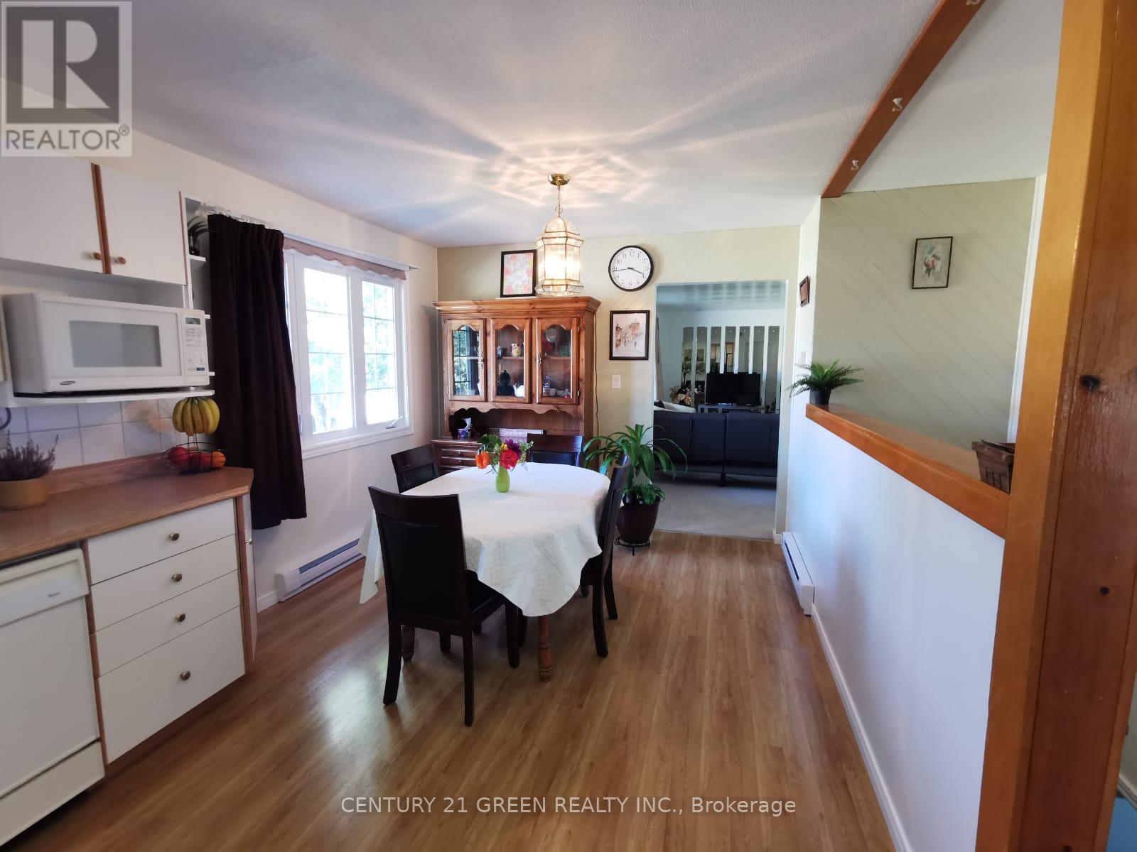 9 Fitz Avenue, South River, Ontario  P0A 1X0 - Photo 6 - X12883662