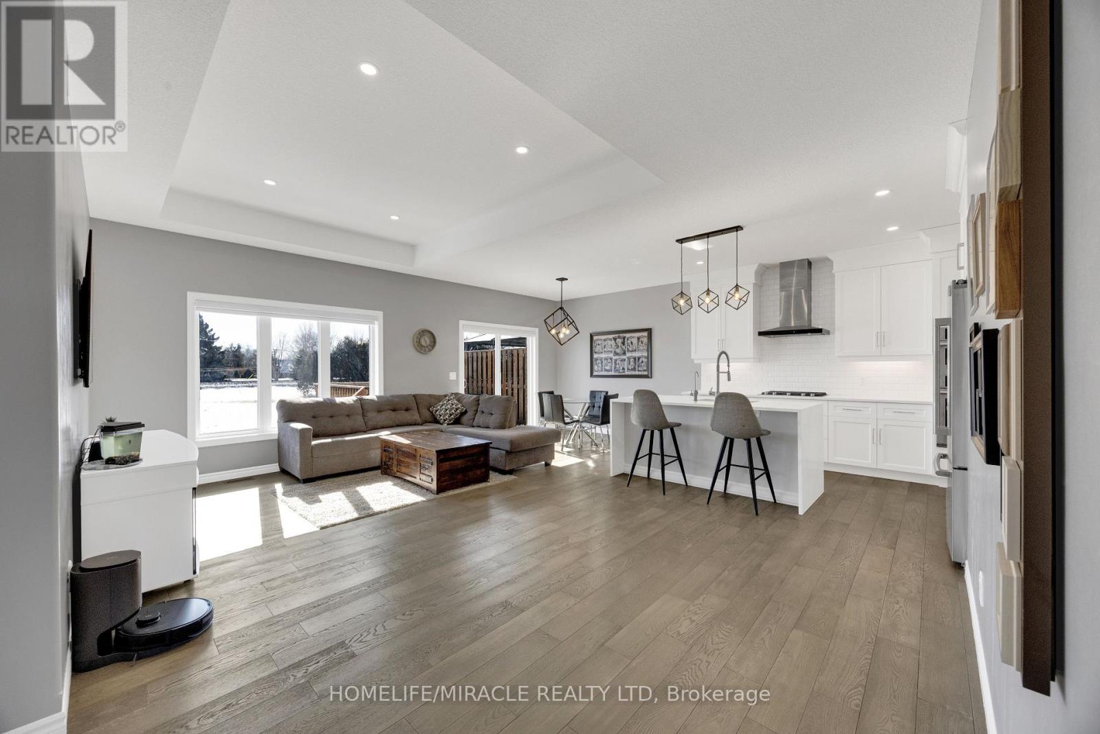 78 Matheson Crescent, East Zorra-Tavistock, Ontario  N0J 1M0 - Photo 11 - X12838656