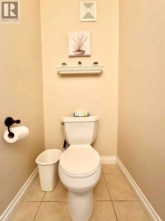 2, 373 Canyon Boulevard W, Lethbridge, Alberta  T1K 6V2 - Photo 22 - A2296448