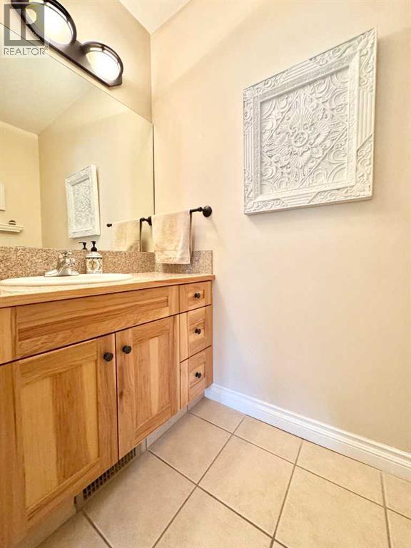 2, 373 Canyon Boulevard W, Lethbridge, Alberta  T1K 6V2 - Photo 23 - A2296448