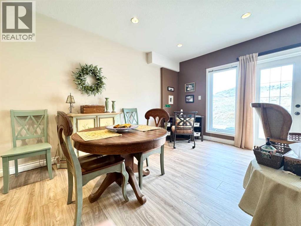 2, 373 Canyon Boulevard W, Lethbridge, Alberta  T1K 6V2 - Photo 9 - A2296448