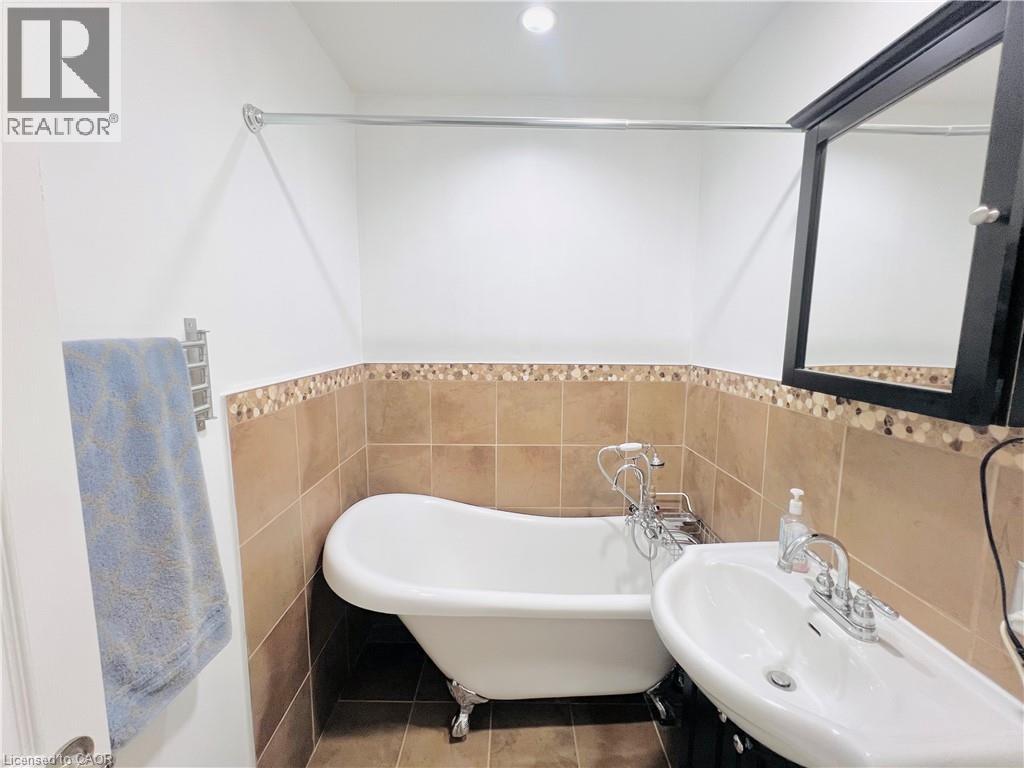 56 Eastvale Place, Hamilton, Ontario  L8H 1P1 - Photo 17 - 40814598