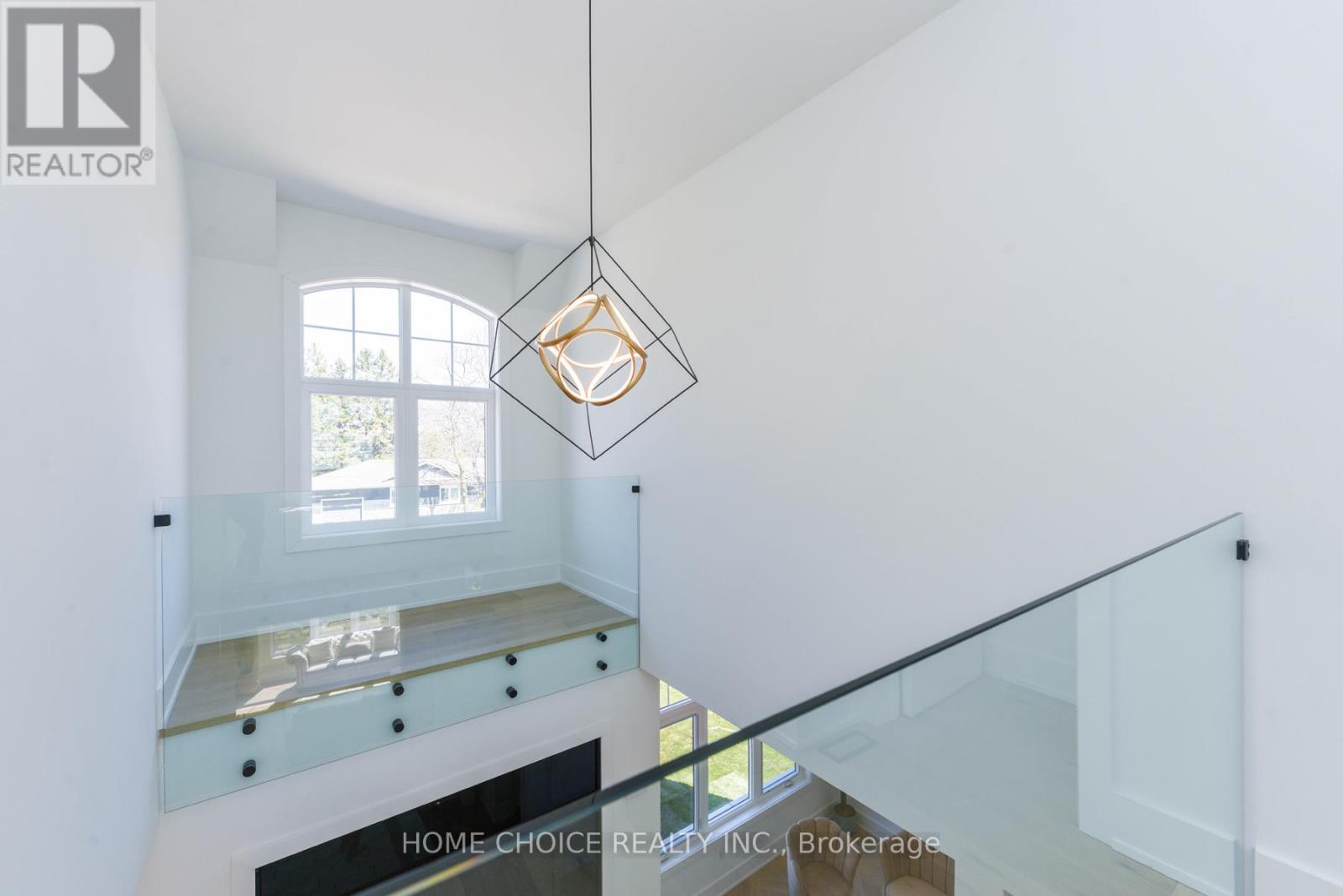 302 Tuck Drive, Burlington, Ontario  L7L 2R3 - Photo 25 - W12807352