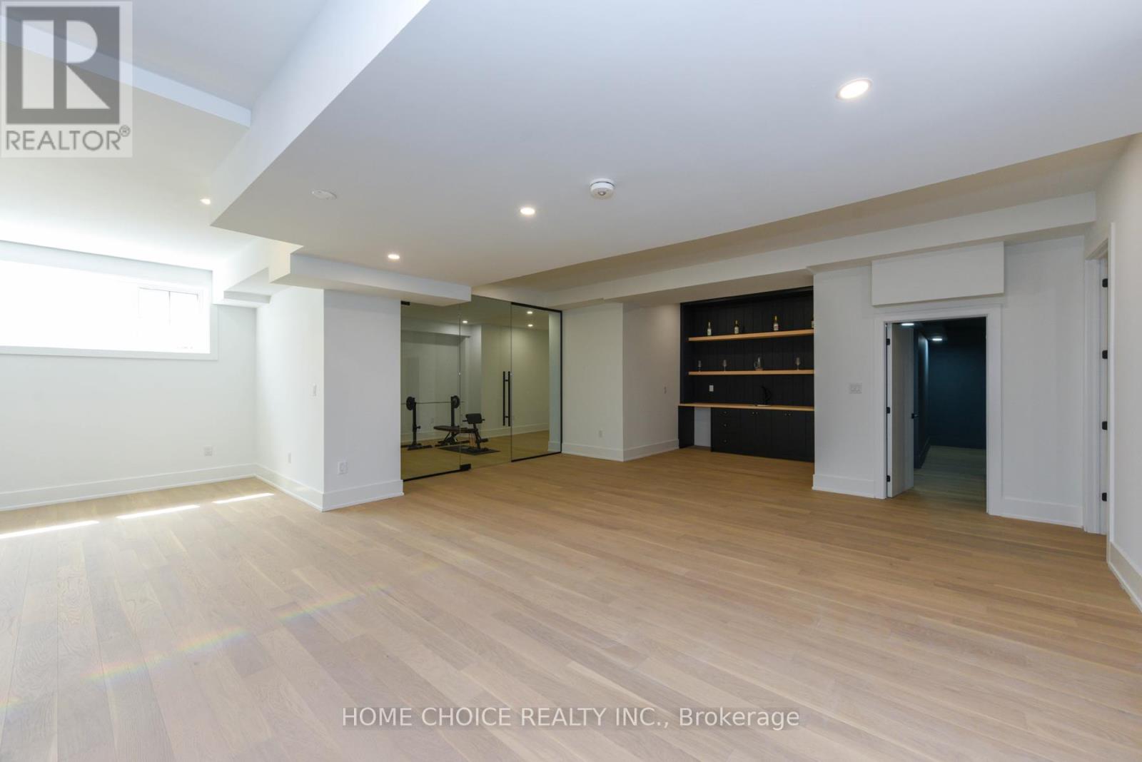 302 Tuck Drive, Burlington, Ontario  L7L 2R3 - Photo 34 - W12807352