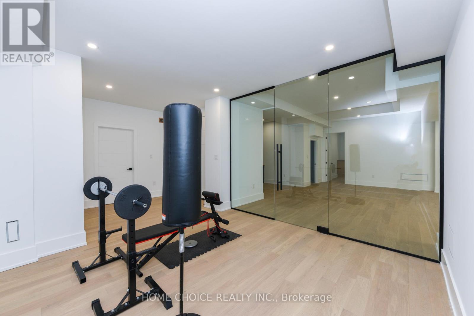 302 Tuck Drive, Burlington, Ontario  L7L 2R3 - Photo 41 - W12807352