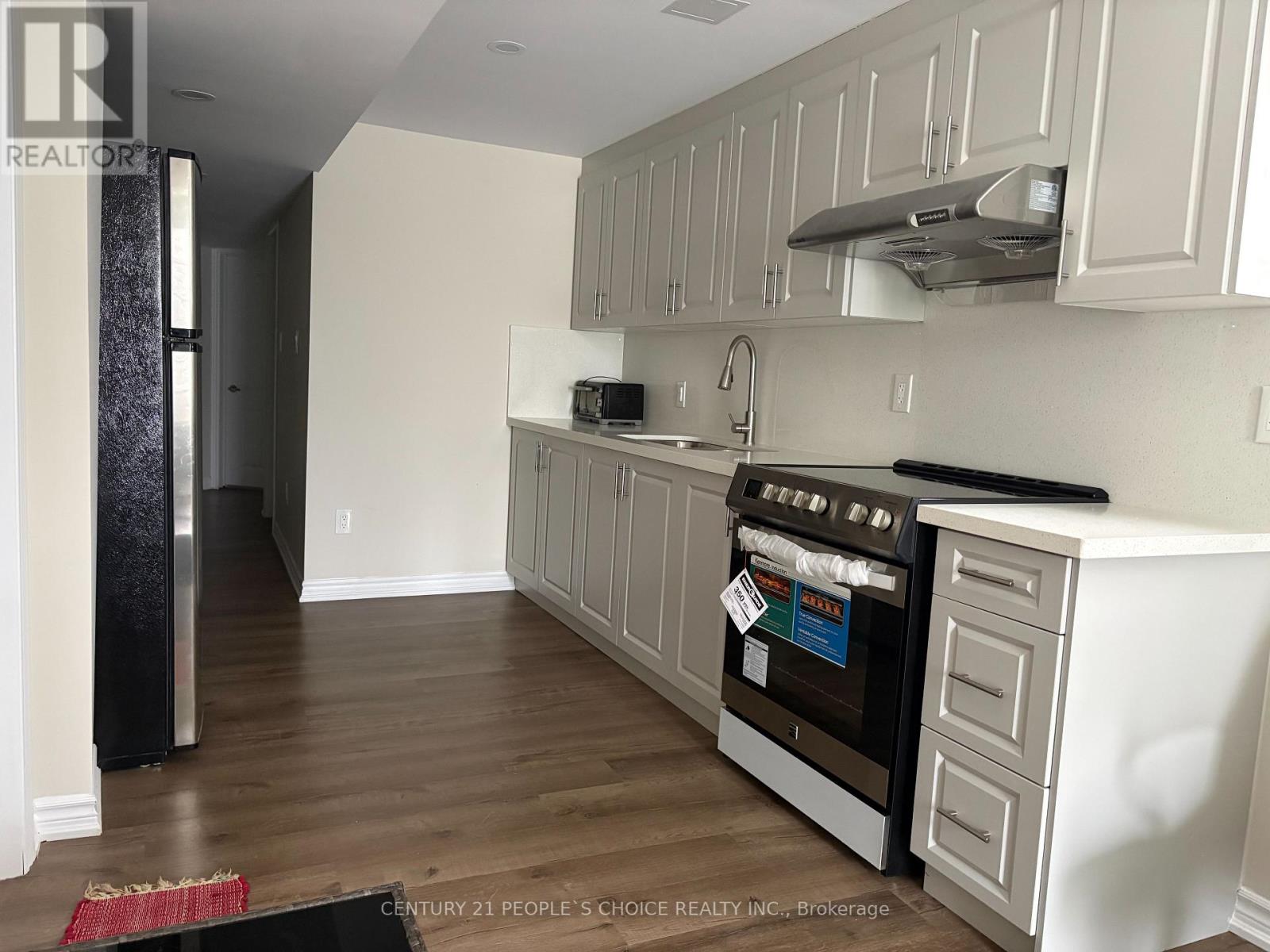 Bsmt - 11 Portrush Trail, Brampton, Ontario  L6X 0R4 - Photo 3 - W12921258