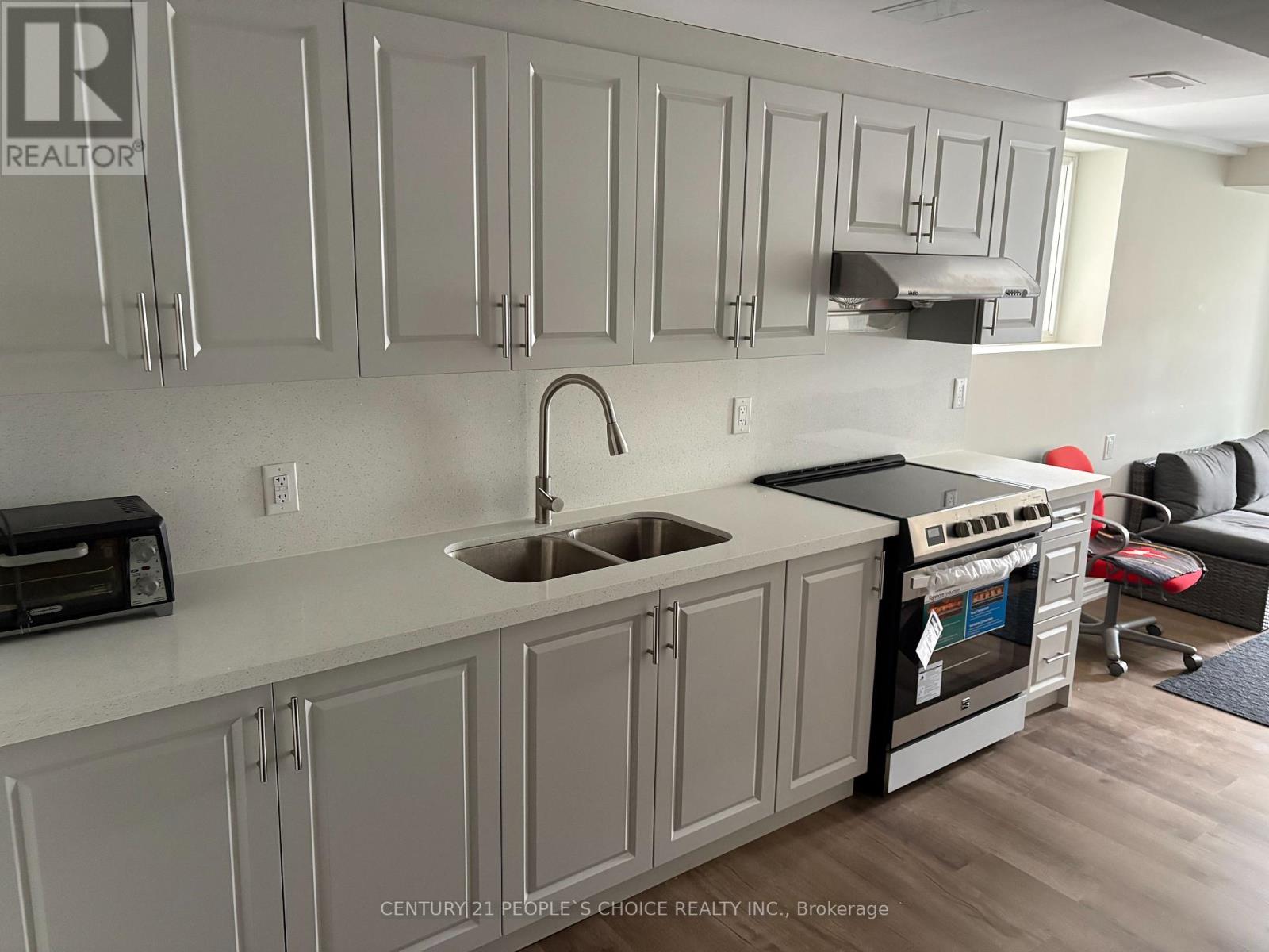 Bsmt - 11 Portrush Trail, Brampton, Ontario  L6X 0R4 - Photo 4 - W12921258