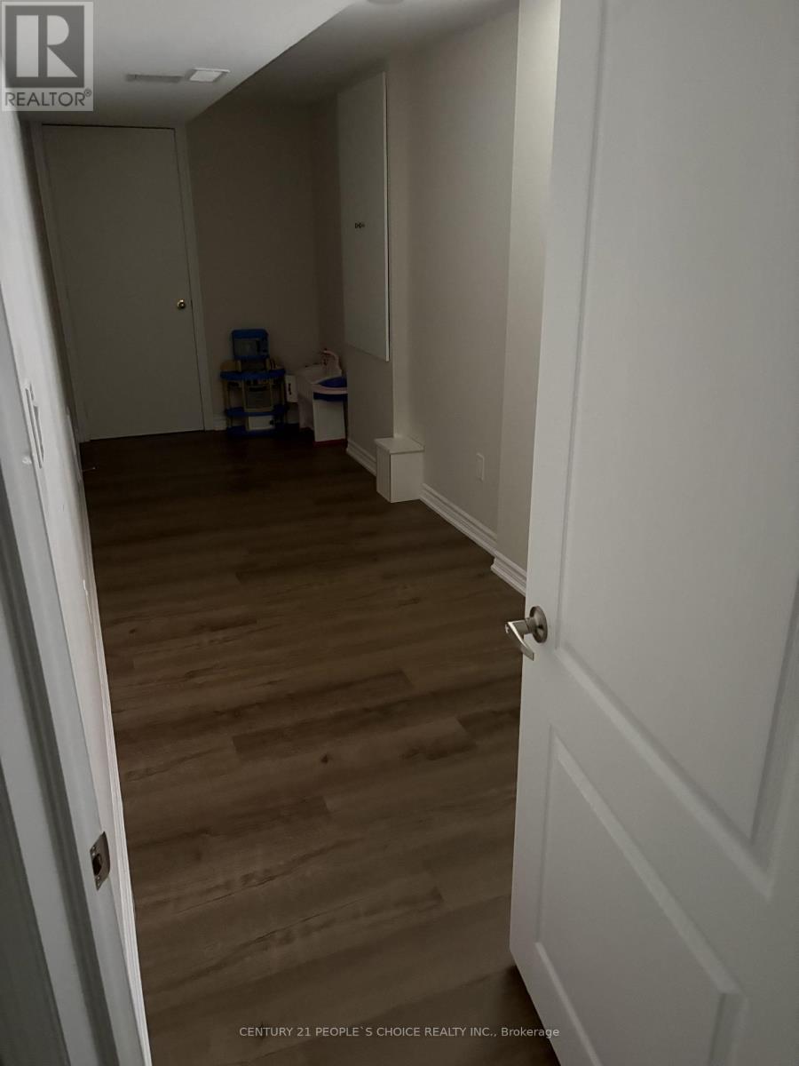 Bsmt - 11 Portrush Trail, Brampton, Ontario  L6X 0R4 - Photo 7 - W12921258