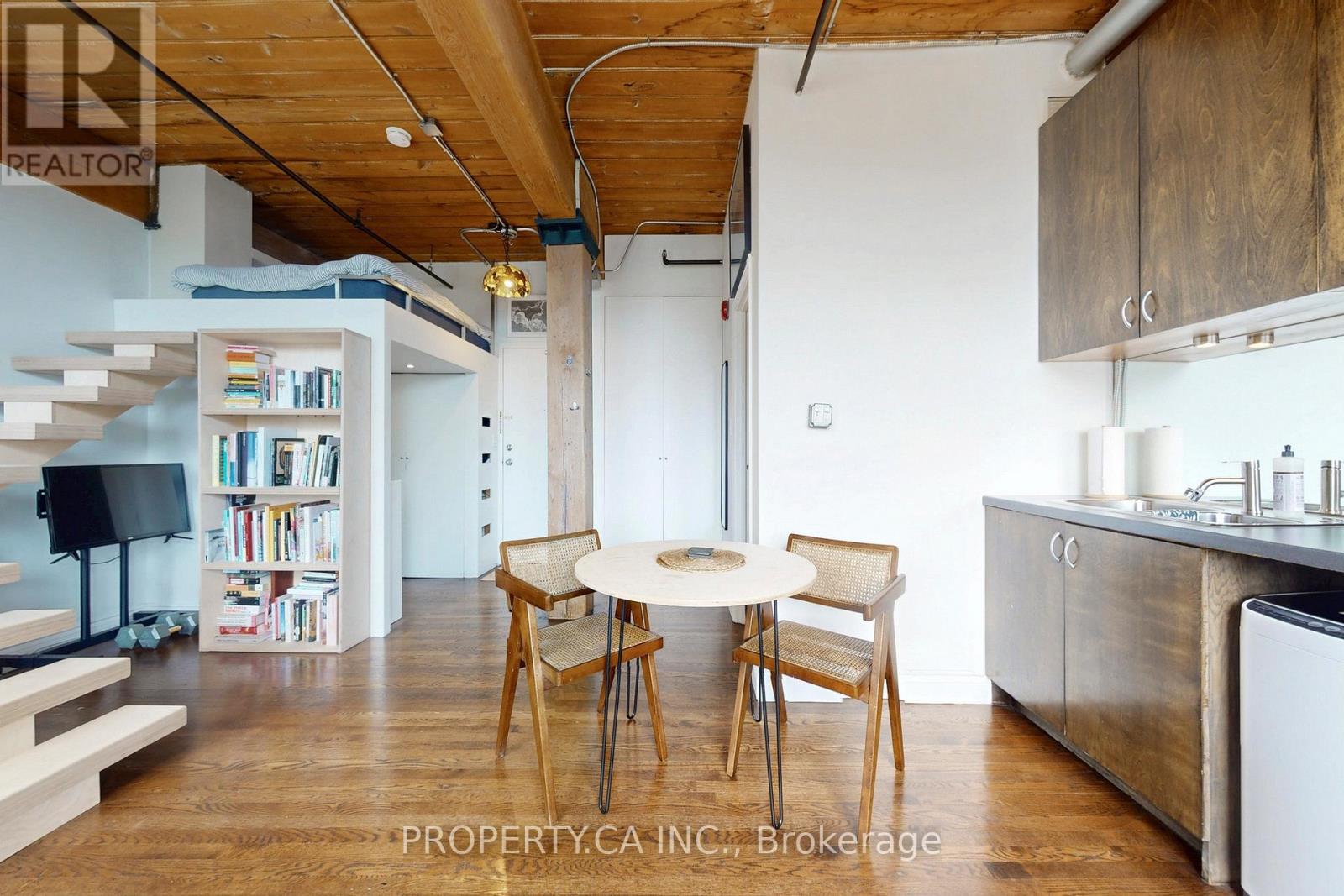 210 - 24 Noble Street, Toronto, Ontario  M6K 2C8 - Photo 10 - W12921260