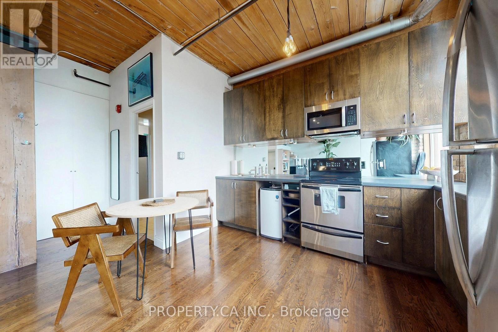 210 - 24 Noble Street, Toronto, Ontario  M6K 2C8 - Photo 9 - W12921260