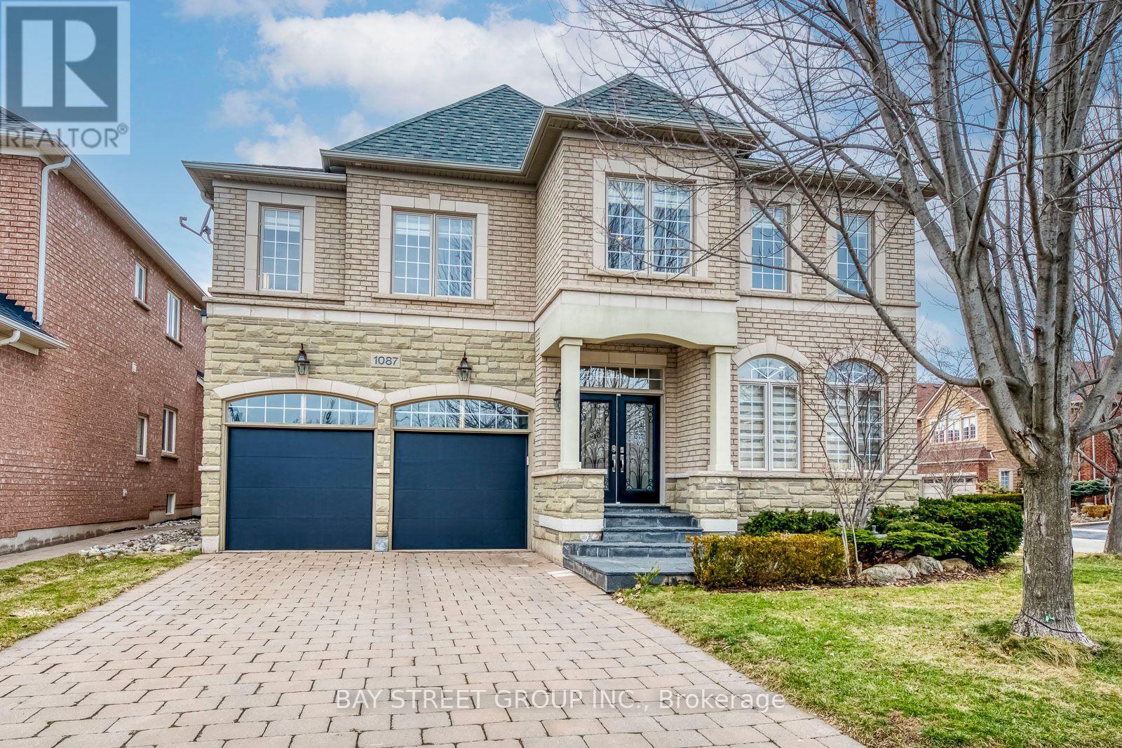 1087 Kestell Boulevard, Oakville, Ontario  L6H 7M5 - Photo 1 - W12921266