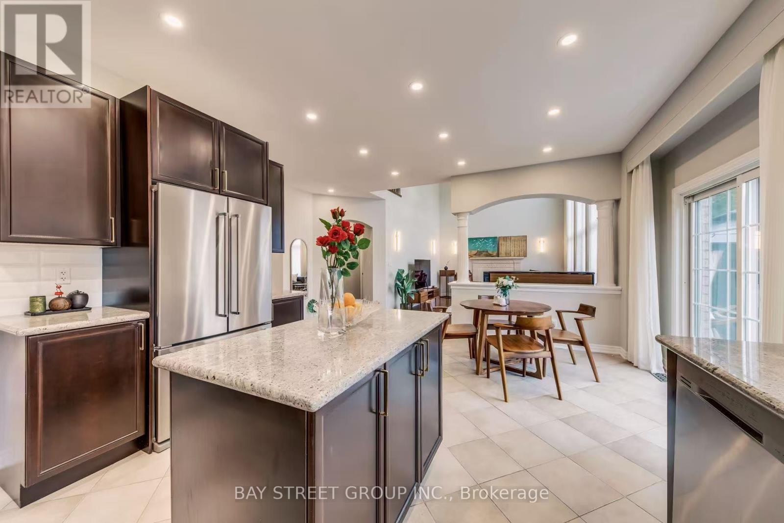 1087 Kestell Boulevard, Oakville, Ontario  L6H 7M5 - Photo 18 - W12921266