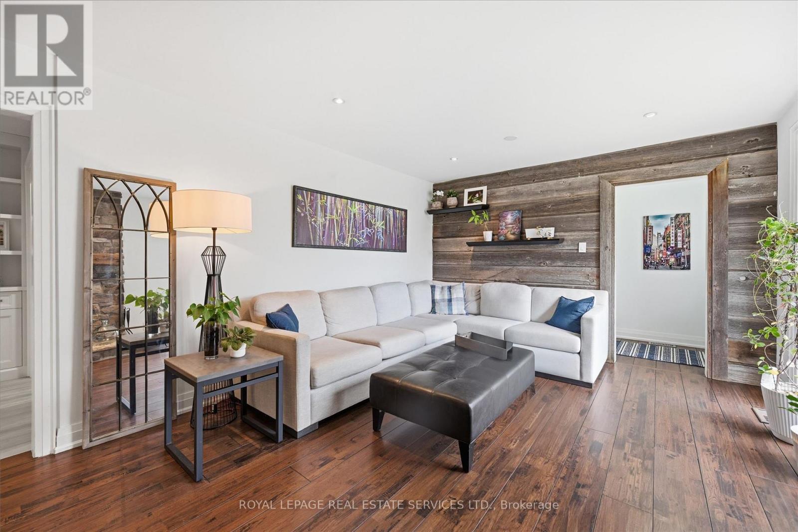 2154 Hixon Street, Oakville, Ontario  L6L 1T4 - Photo 3 - W12921298