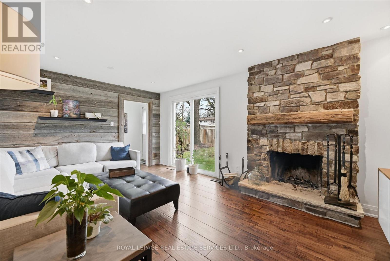 2154 Hixon Street, Oakville, Ontario  L6L 1T4 - Photo 4 - W12921298