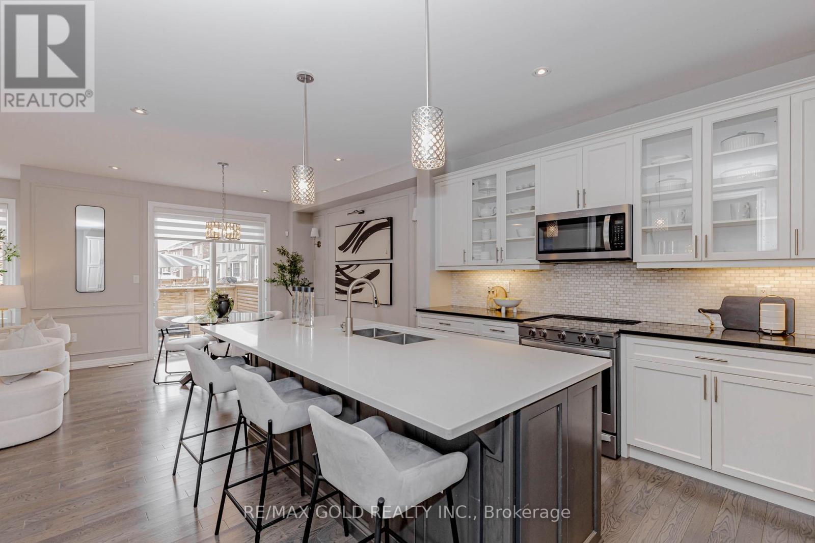 3354 Vardon Way, Oakville, Ontario  L6M 1R5 - Photo 12 - W12921304