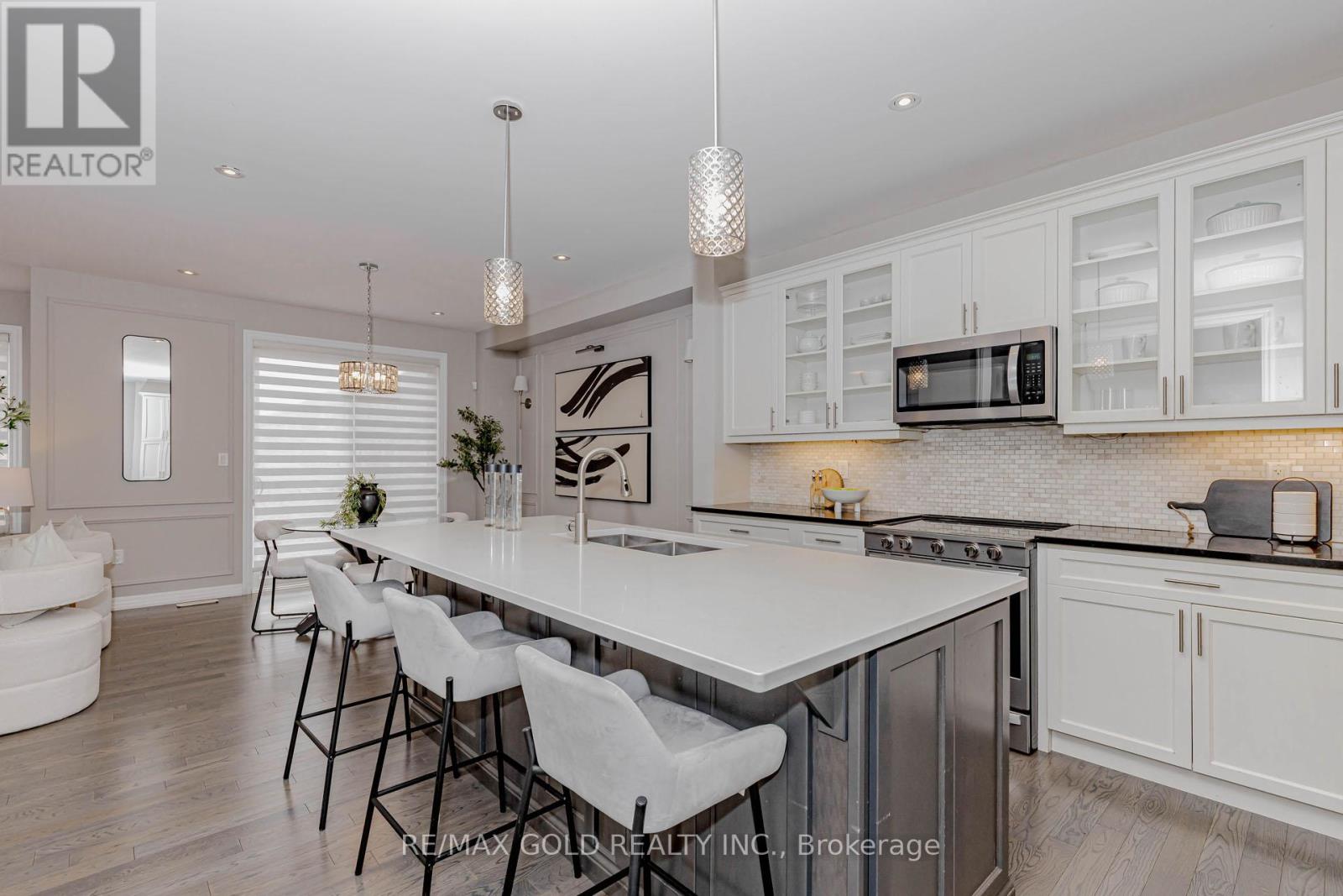 3354 Vardon Way, Oakville, Ontario  L6M 1R5 - Photo 13 - W12921304