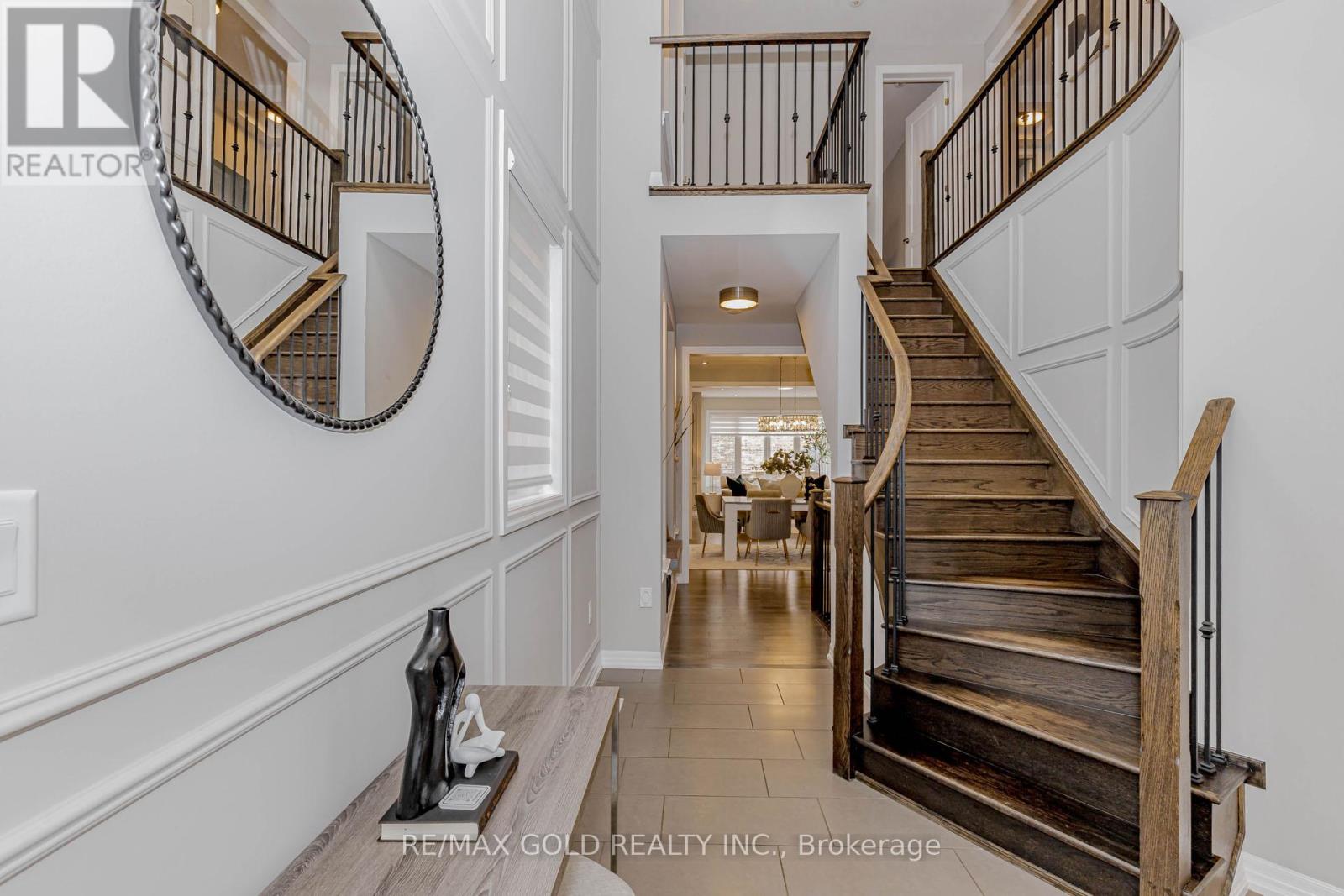 3354 Vardon Way, Oakville, Ontario  L6M 1R5 - Photo 2 - W12921304