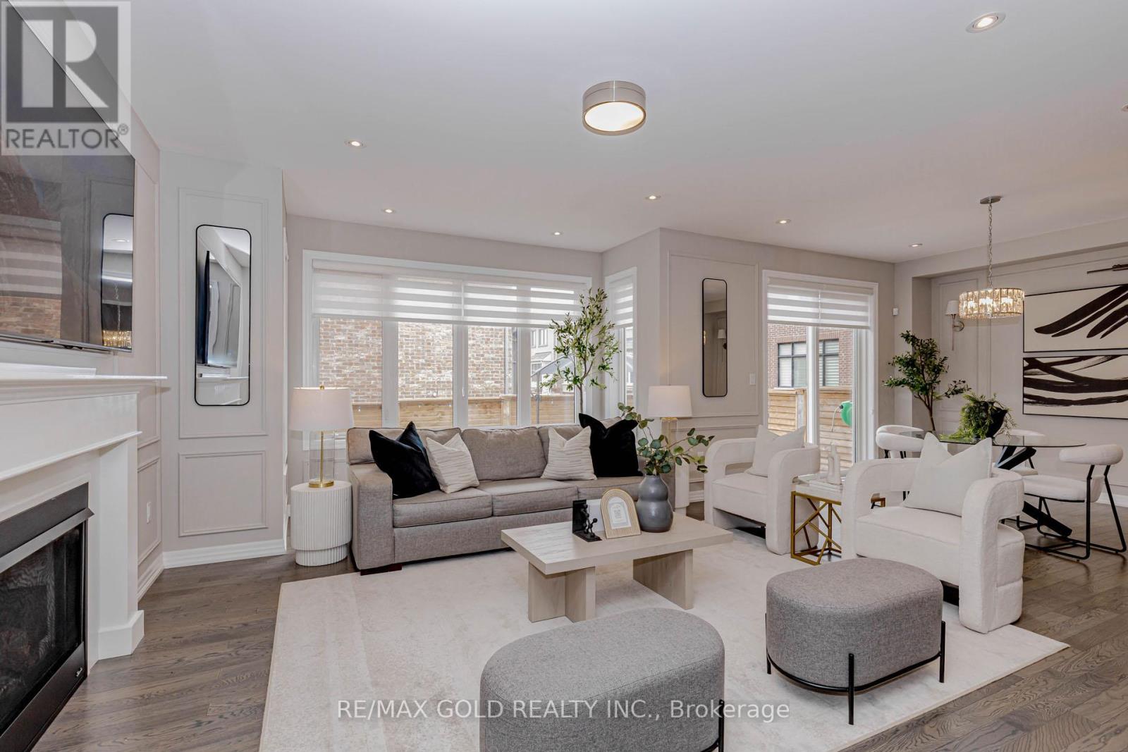 3354 Vardon Way, Oakville, Ontario  L6M 1R5 - Photo 4 - W12921304