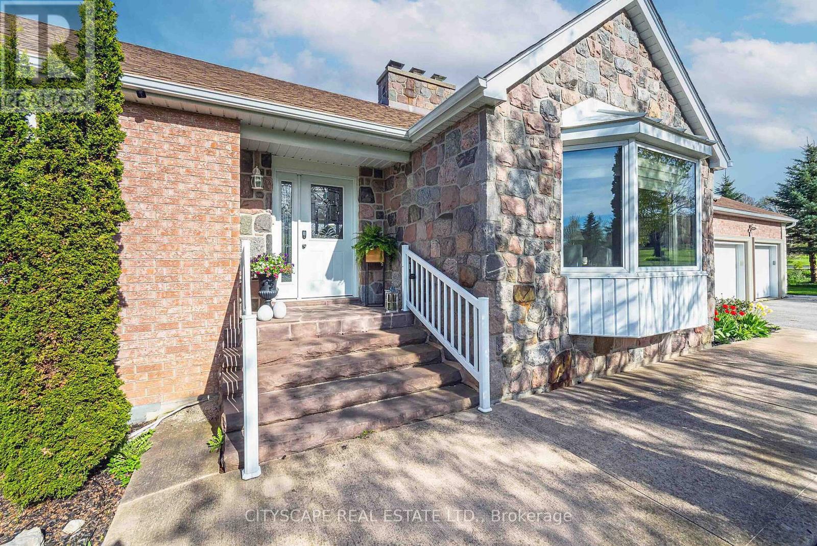 7 Mcconachie Crescent, Caledon, Ontario  L7K 0B9 - Photo 3 - W12921310