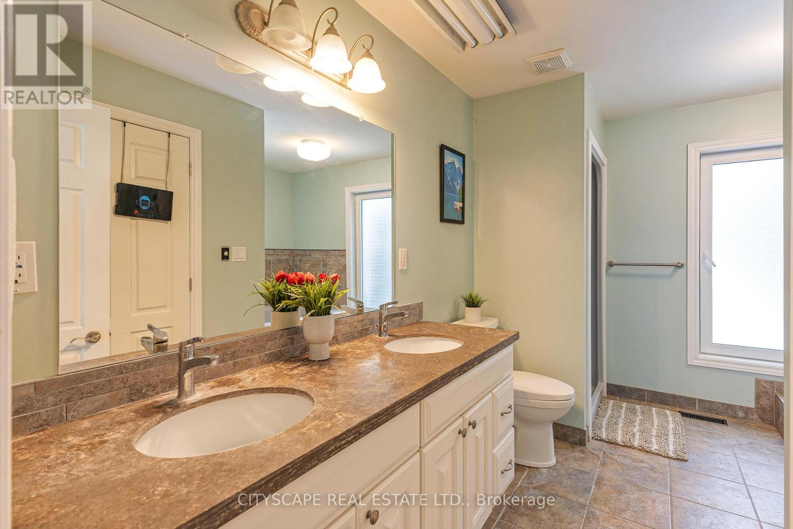 7 Mcconachie Crescent, Caledon, Ontario  L7K 0B9 - Photo 33 - W12921310