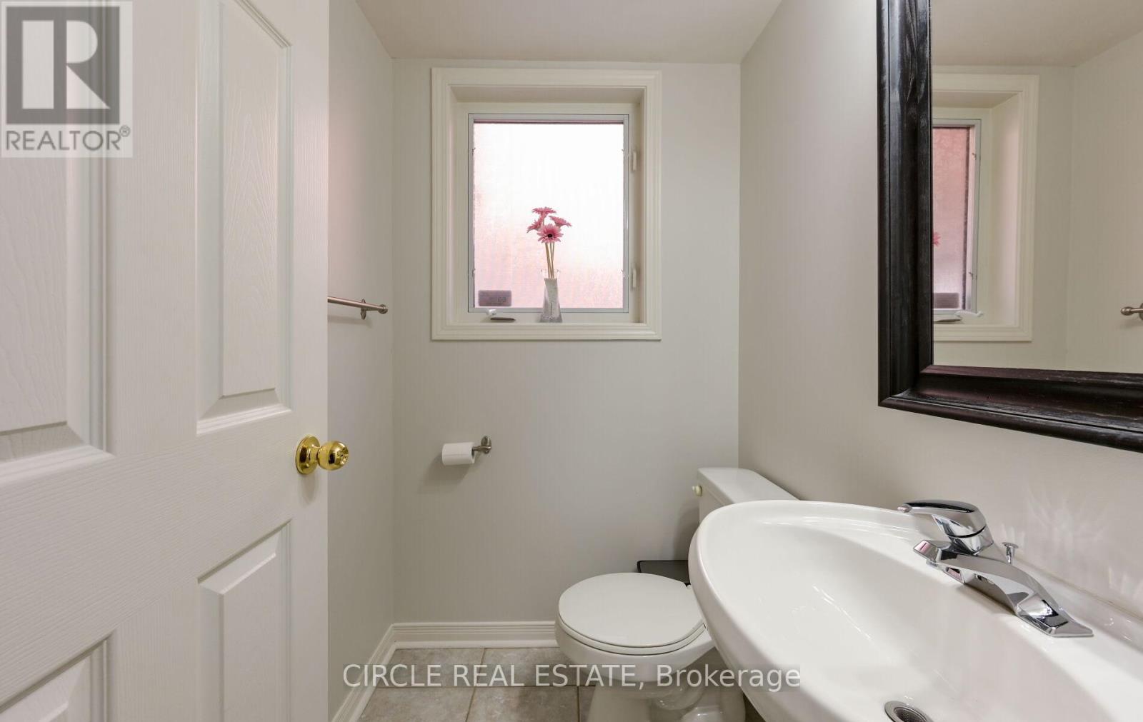 168 Twin Pines Crescent, Brampton, Ontario  L7A 1N2 - Photo 13 - W12921322