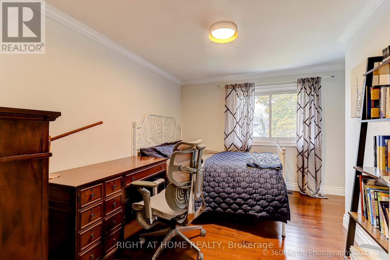 38 Culham Street, Oakville, Ontario  L6H 1G5 - Photo 19 - W12921352