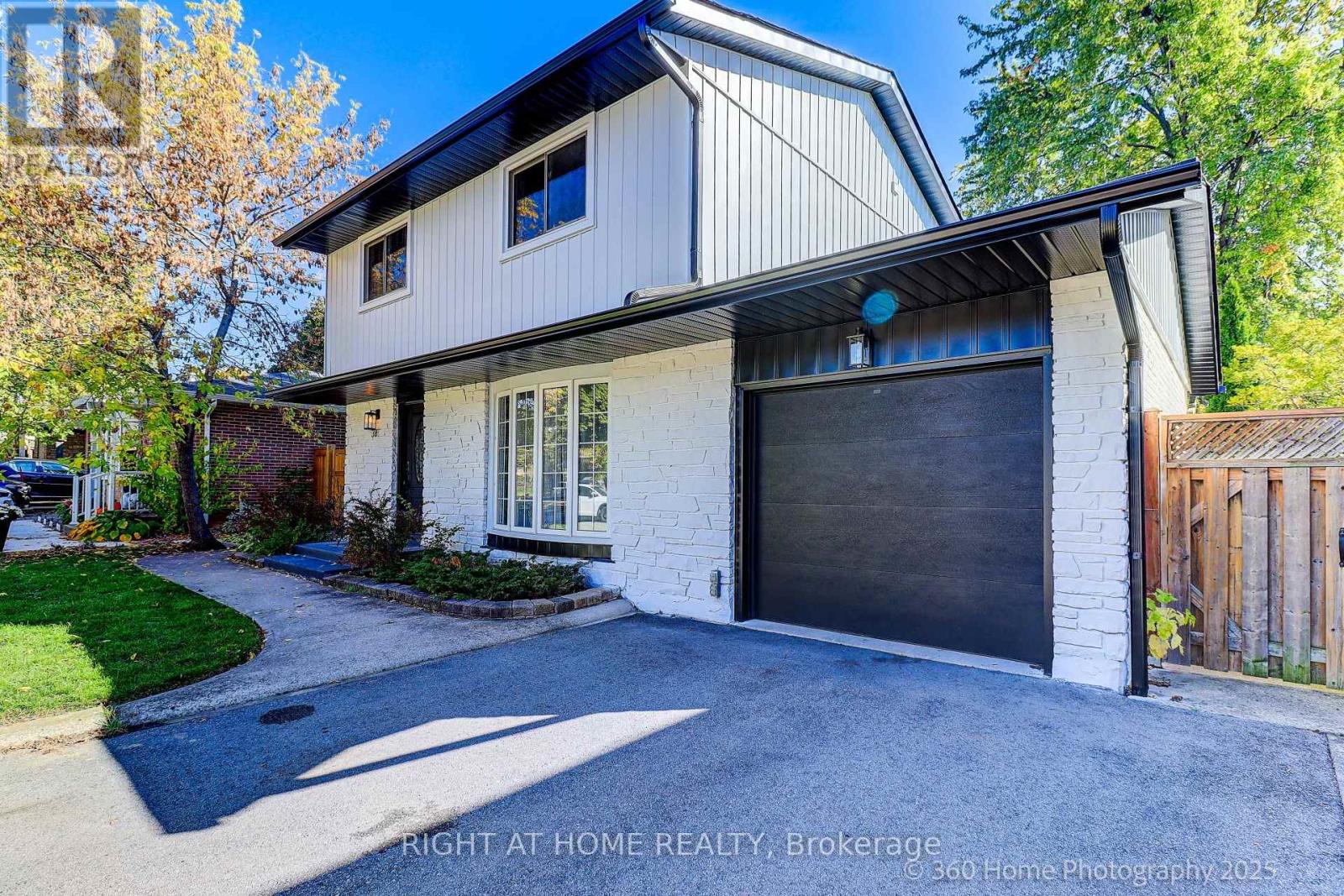 38 Culham Street, Oakville, Ontario  L6H 1G5 - Photo 2 - W12921352