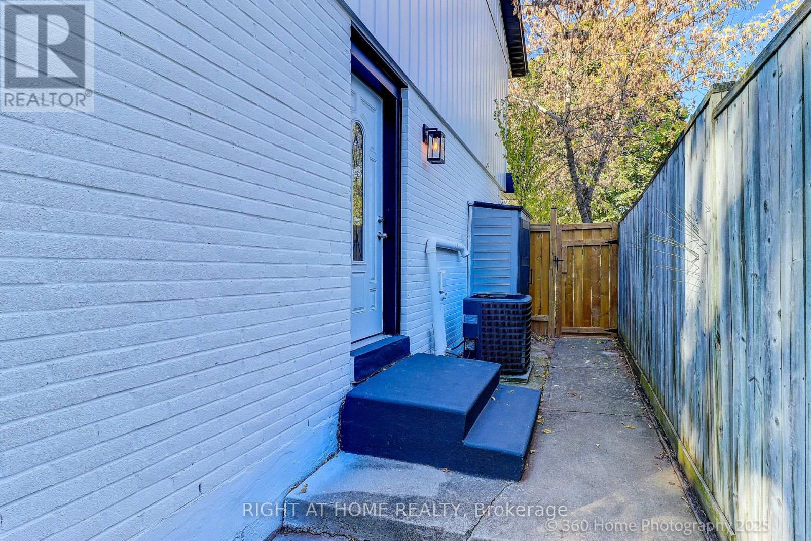 38 Culham Street, Oakville, Ontario  L6H 1G5 - Photo 36 - W12921352