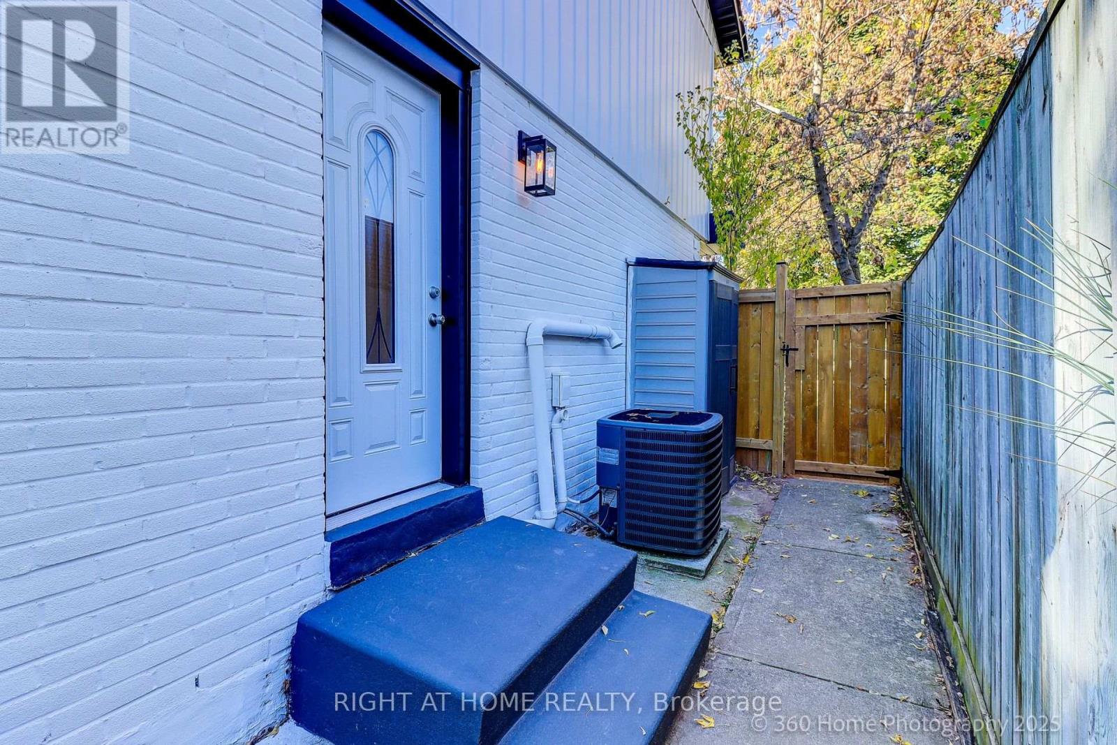 38 Culham Street, Oakville, Ontario  L6H 1G5 - Photo 38 - W12921352